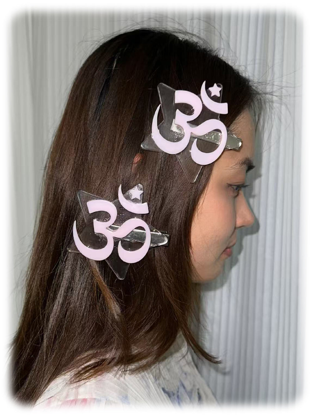 OM ACRYLIC HAIR CLIP